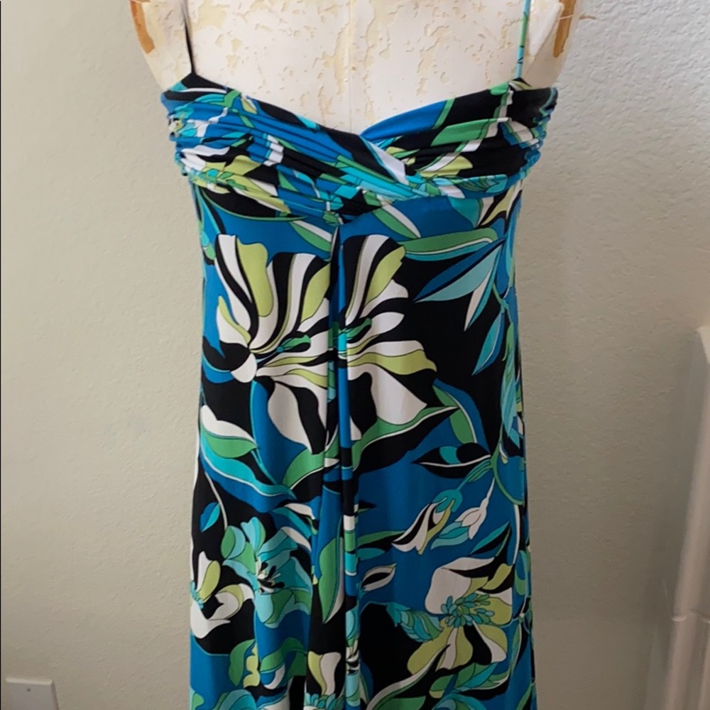 Fun dress with zip up back